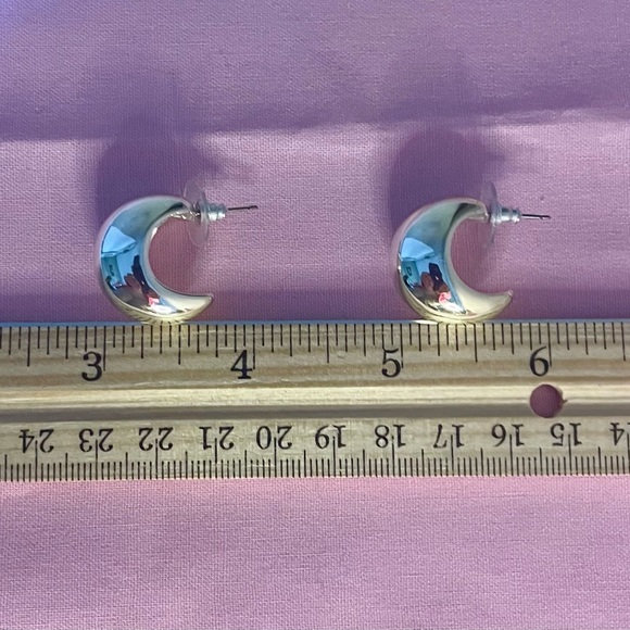 J. Crew NWOT-Brand New *Silver* 1/2” Wide Hoops. Great Everyday Earrings! - Picture 3 of 8